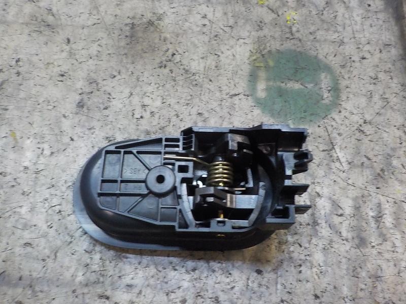 Recambio de maneta interior delantera derecha para mitsubishi colt berlina 3 (cz) referencia OEM IAM   