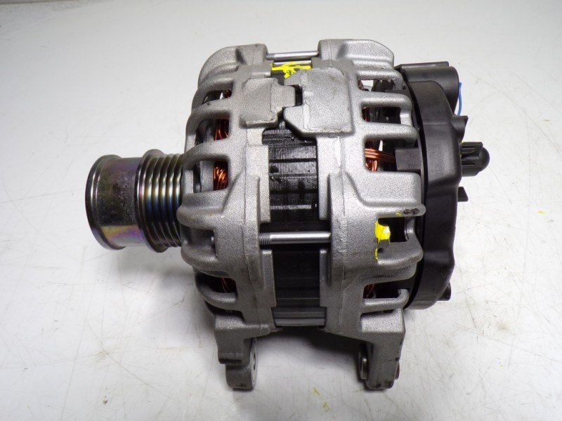 Recambio de alternador para audi a1 sportback (gba) 1.0 tfsi referencia OEM IAM 04E903015A 04E903015A 