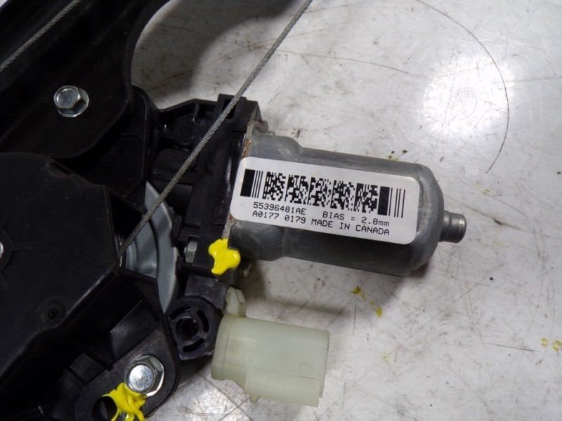 Recambio de elevalunas delantero izquierdo para jeep commander 3.0 v6 crd limited referencia OEM IAM 55396481AF 55396481AE A0177