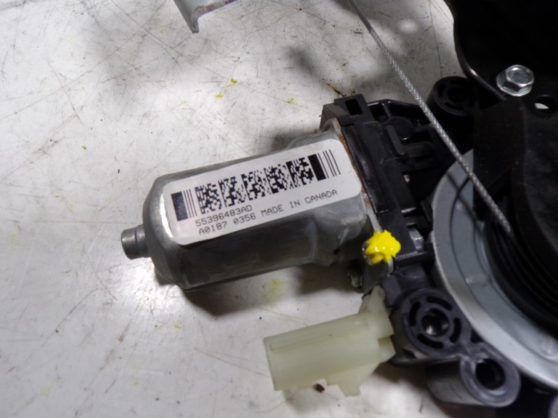 Recambio de elevalunas trasero izquierdo para jeep commander 3.0 v6 crd limited referencia OEM IAM 55396483AC 55396483AD A018703