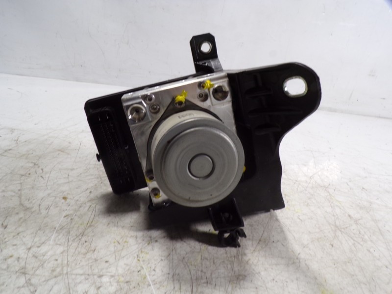 Recambio de abs para jeep renegade limited 4x2 referencia OEM IAM 6000628200 52122931 A007E283