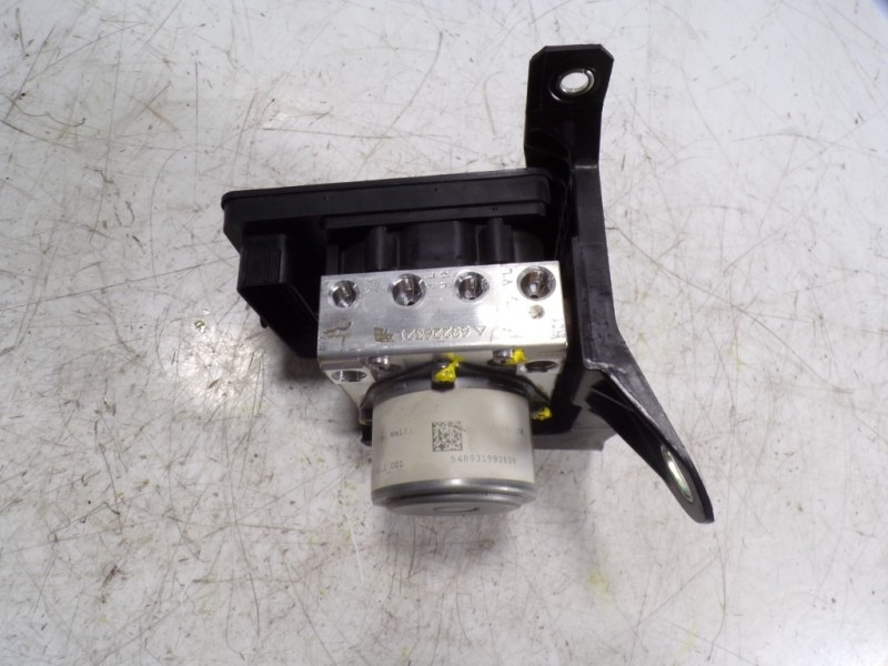 Recambio de abs para jeep renegade limited 4x2 referencia OEM IAM 6000628200 52122931 A007E283