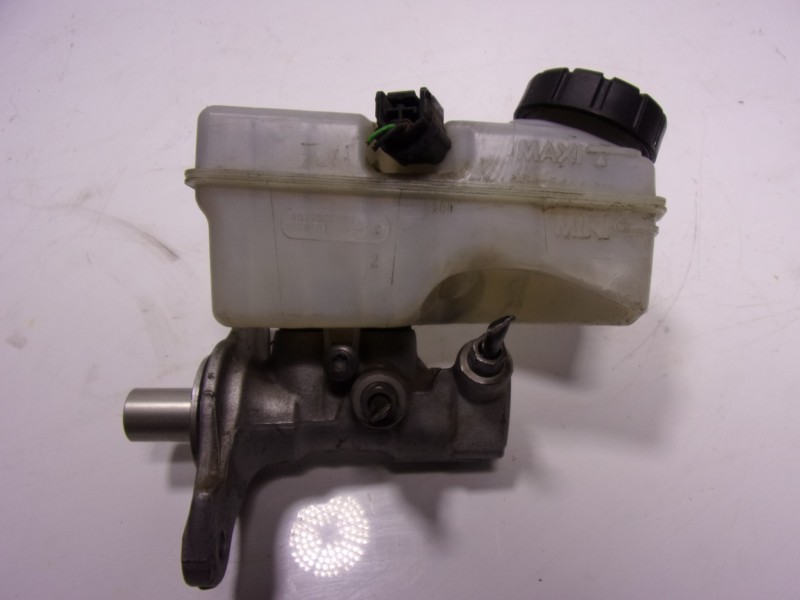 Recambio de bomba freno para renault clio iv 1.5 dci diesel fap referencia OEM IAM   