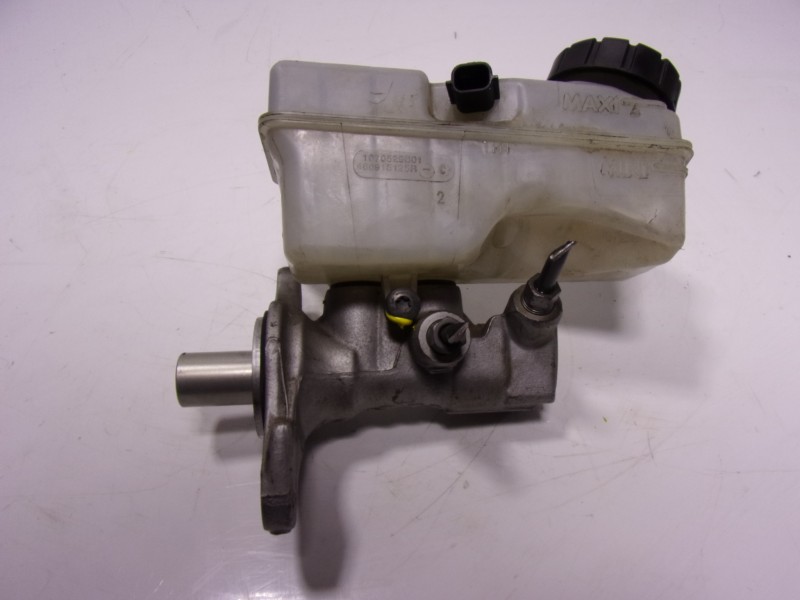 Recambio de bomba freno para renault clio iv 1.5 dci diesel fap referencia OEM IAM   