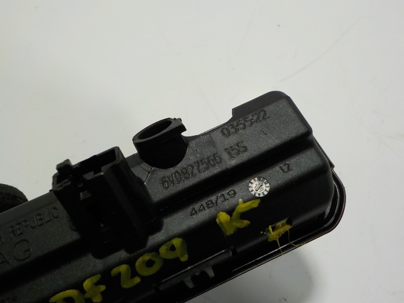 Recambio de maneta porton para audi a1 sportback (gba) 1.0 tfsi referencia OEM IAM 6V0827566 6V082756615S 