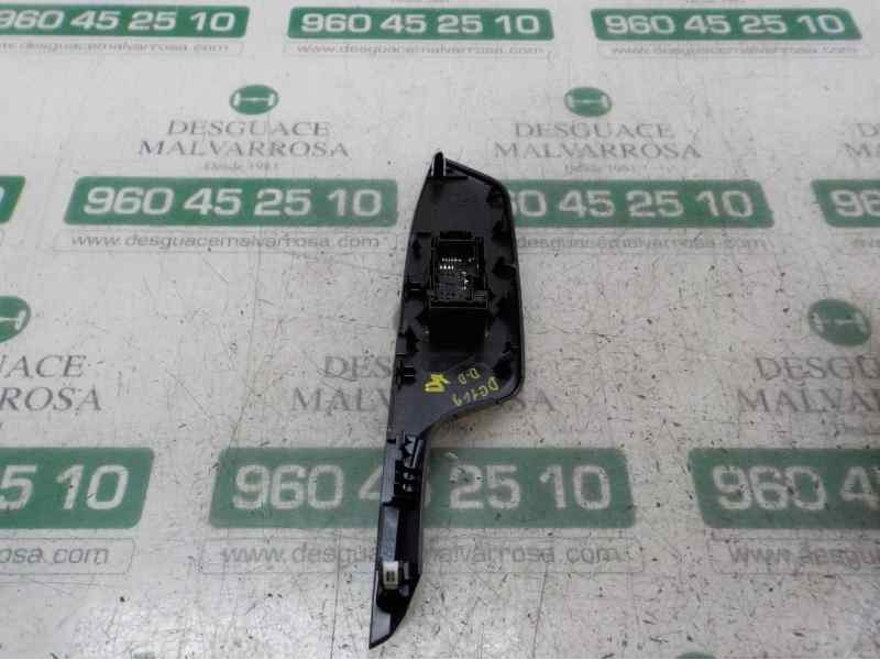 Recambio de mando elevalunas delantero derecho para toyota c-hr hybrid active referencia OEM IAM 84810F4030  