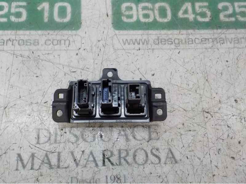 Recambio de mando multifuncion para toyota c-hr hybrid active referencia OEM IAM 8415202080  