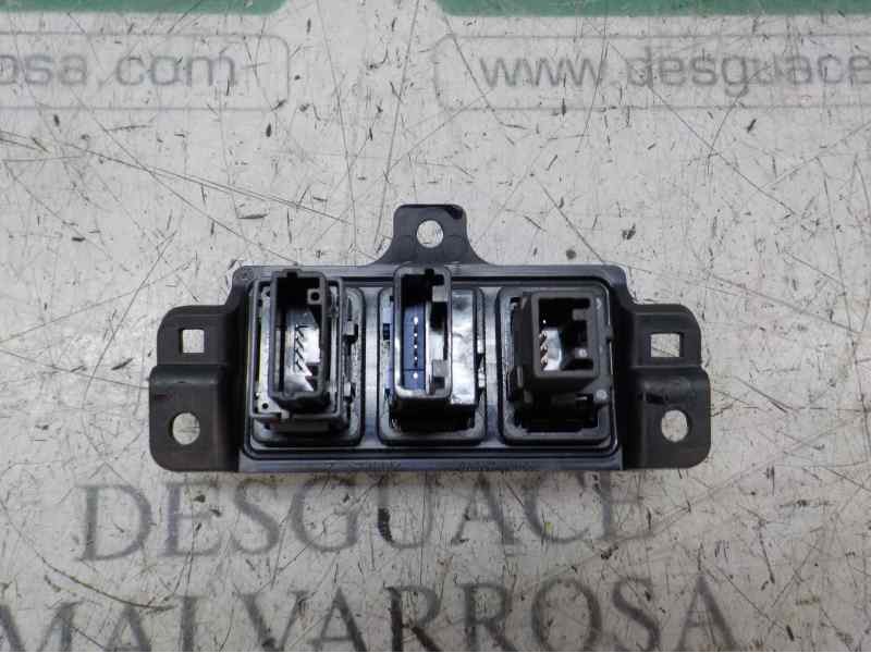 Recambio de mando multifuncion para toyota c-hr hybrid active referencia OEM IAM 8415202080  