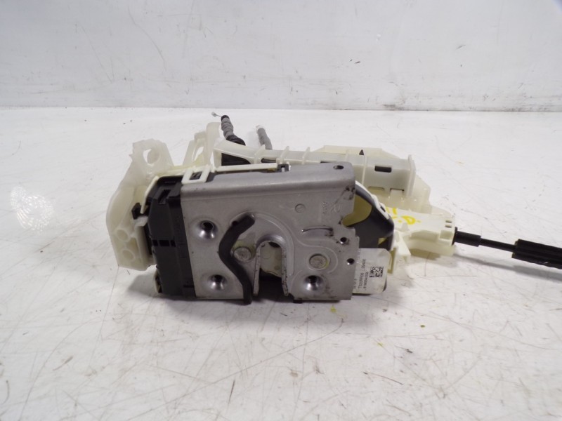 Recambio de cerradura puerta trasera derecha para jeep renegade limited 4x2 referencia OEM IAM 52104486 52104486 