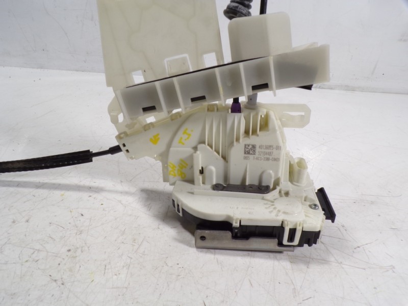 Recambio de cerradura puerta trasera izquierda para jeep renegade limited 4x2 referencia OEM IAM 52139904 52104487 