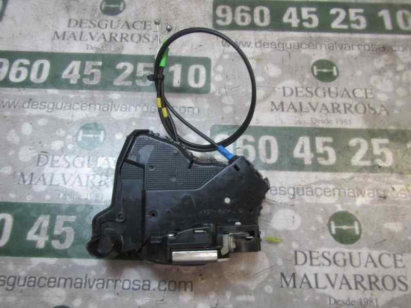 Recambio de cerradura puerta delantera derecha para toyota auris 1.4 turbodiesel cat referencia OEM IAM 6903002220  
