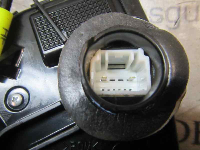 Recambio de cerradura puerta delantera derecha para toyota auris 1.4 turbodiesel cat referencia OEM IAM 6903002220  