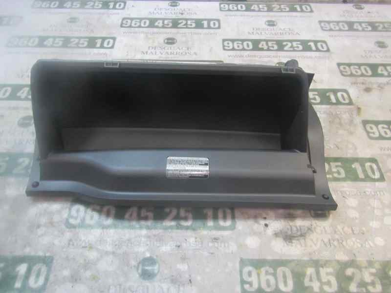 Recambio de guantera para toyota auris 1.4 turbodiesel cat referencia OEM IAM 5555002131B0  