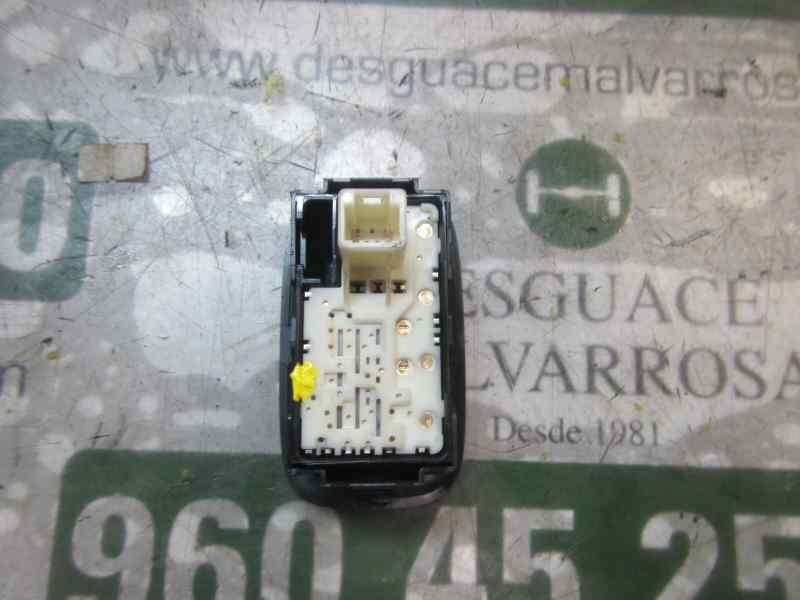 Recambio de mando elevalunas trasero derecho para toyota auris 1.4 turbodiesel cat referencia OEM IAM 8465602060B0  