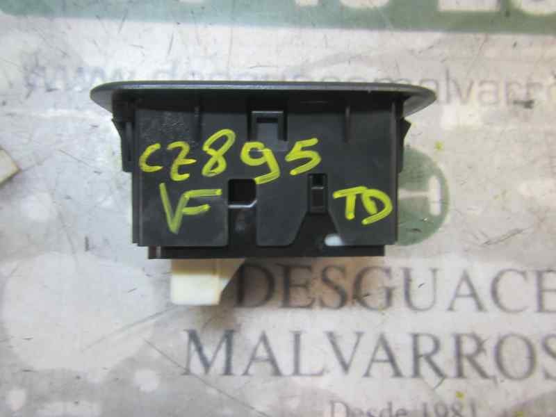 Recambio de mando elevalunas trasero derecho para toyota auris 1.4 turbodiesel cat referencia OEM IAM 8465602060B0  