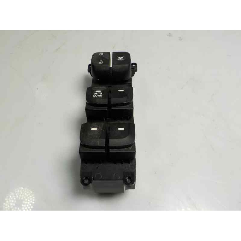 Recambio de mando elevalunas delantero izquierdo para hyundai i10 1.0 cat referencia OEM IAM 93570B40104X 93570B4010 