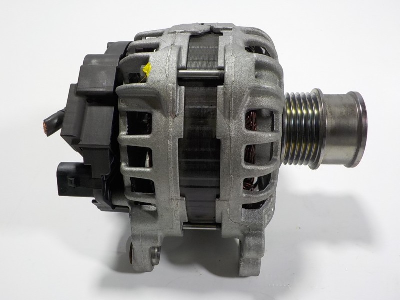 Recambio de alternador para audi a1 sportback (gba) 1.0 tfsi referencia OEM IAM 04E903015A 04E903015A 