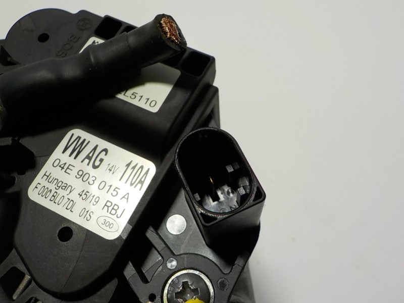 Recambio de alternador para audi a1 sportback (gba) 1.0 tfsi referencia OEM IAM 04E903015A 04E903015A 