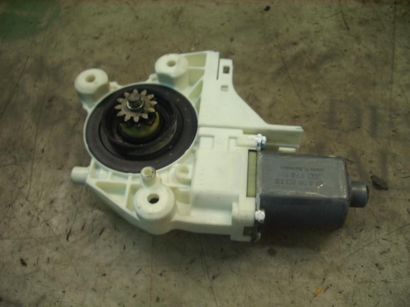 Recambio de motor elevalunas delantero izquierdo para ford focus berlina (cap) ambiente (d) referencia OEM IAM   