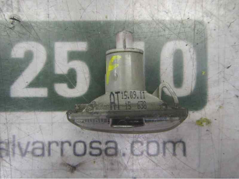 Recambio de piloto lateral derecho para opel insignia berlina edition referencia OEM IAM 13252456  