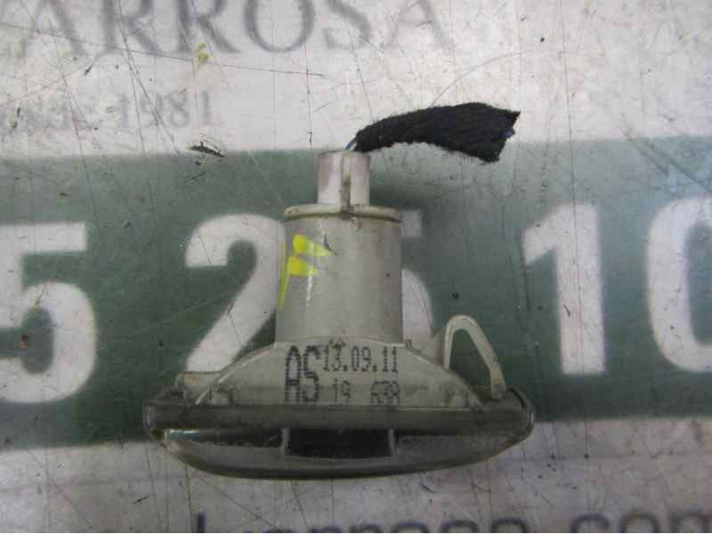 Recambio de piloto lateral izquierdo para opel insignia berlina edition referencia OEM IAM 13252455  