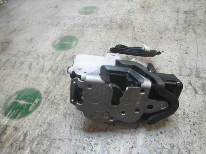 Recambio de cerradura puerta delantera derecha para opel insignia berlina excellence referencia OEM IAM 13503802  