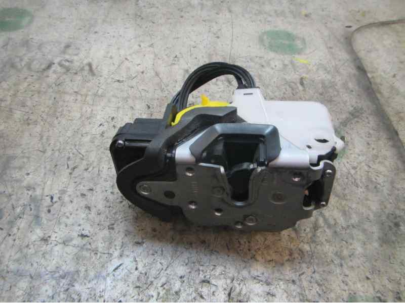 Recambio de cerradura puerta delantera izquierda para opel insignia berlina excellence referencia OEM IAM 13503149  