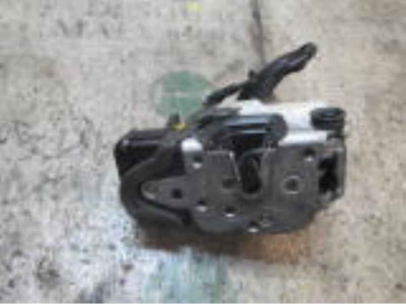 Recambio de cerradura puerta trasera izquierda para opel insignia berlina excellence referencia OEM IAM 13578024  