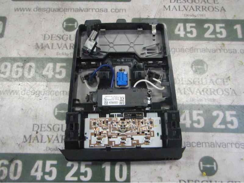 Recambio de piloto interior para opel insignia berlina edition referencia OEM IAM 22774321  