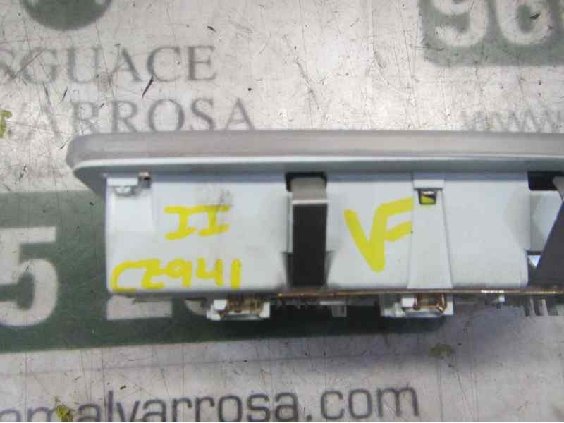 Recambio de piloto interior para opel insignia berlina edition referencia OEM IAM 22774326  