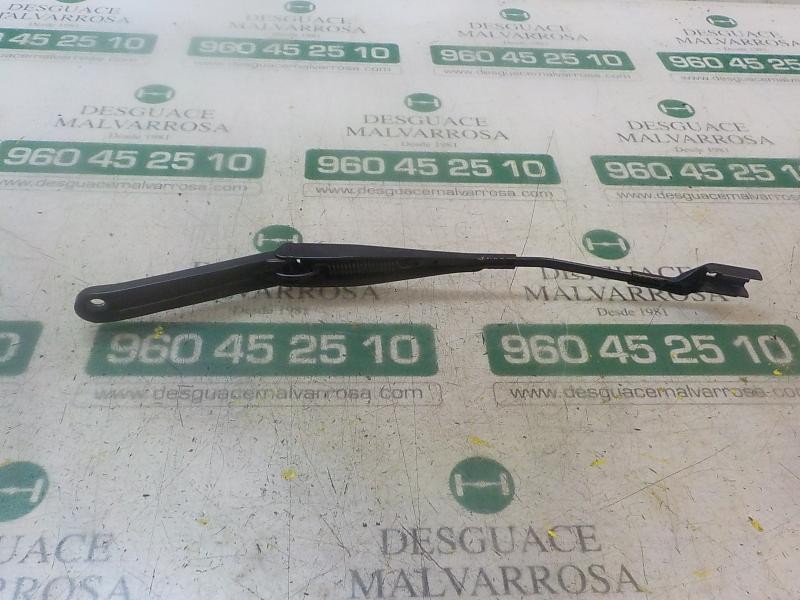 Recambio de brazo limpia delantero izquierdo para ford fiesta (ccn) trend referencia OEM IAM 2026776  