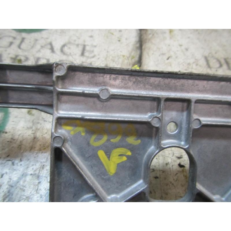 Recambio de articulacion limpia delantero para ford focus lim. (cb4) 1.6 tdci cat referencia OEM IAM 1704580  