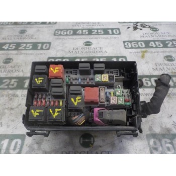 CAJA RELES / FUSIBLES 