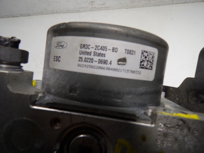 Recambio de abs para ford mustang 2.3 ecoboost cat referencia OEM IAM 2068638 28515585233 