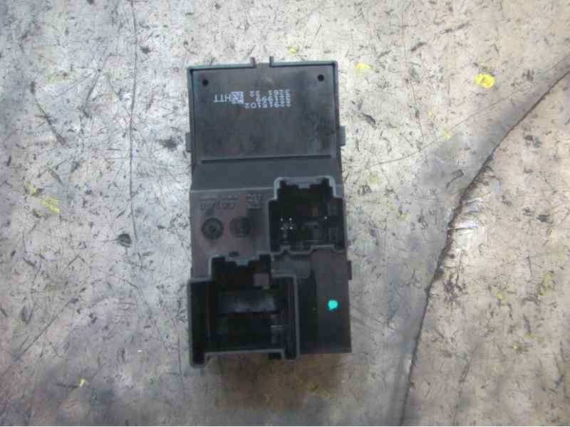 Recambio de mando elevalunas delantero derecho para opel insignia berlina excellence referencia OEM IAM 22915102  