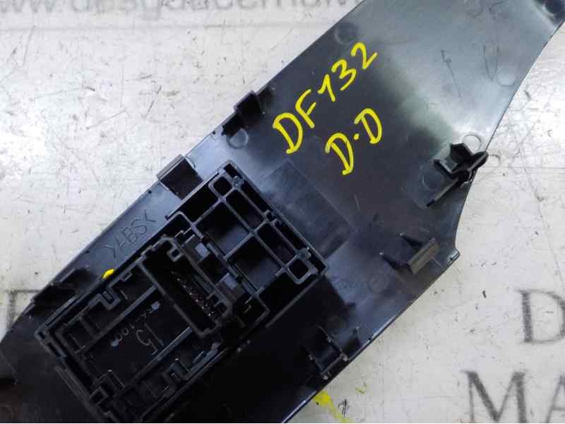 Recambio de mando elevalunas delantero derecho para toyota rav4 hybrid fwd referencia OEM IAM 8481012110 3361Q01 3361Q01