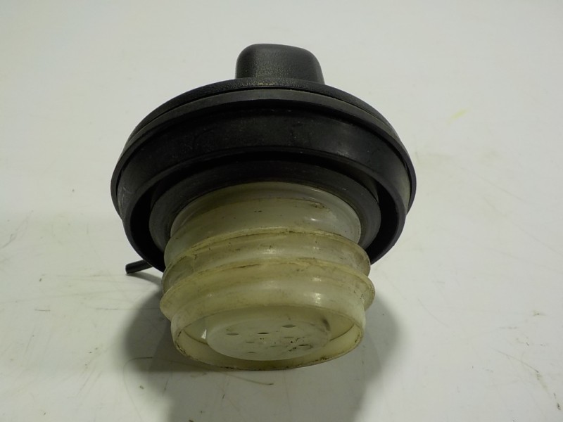 Recambio de tapa combustible para nissan cube (z12) 1.6 16v cat referencia OEM IAM 172511JY0A  