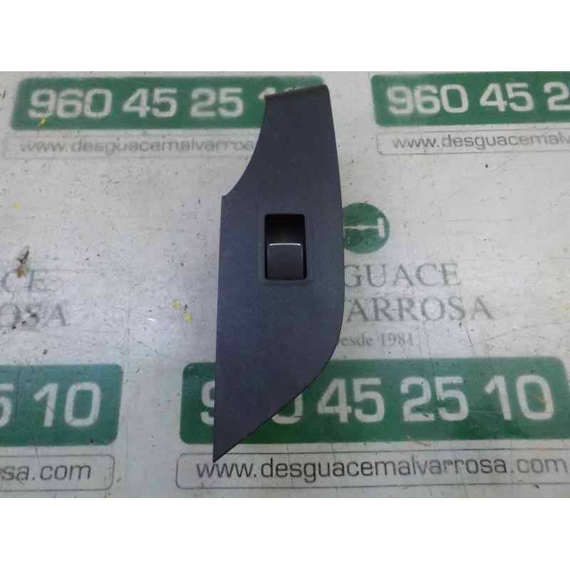 Recambio de mando elevalunas trasero derecho para toyota rav4 hybrid fwd referencia OEM IAM 8481012110 3361R01 3361R01