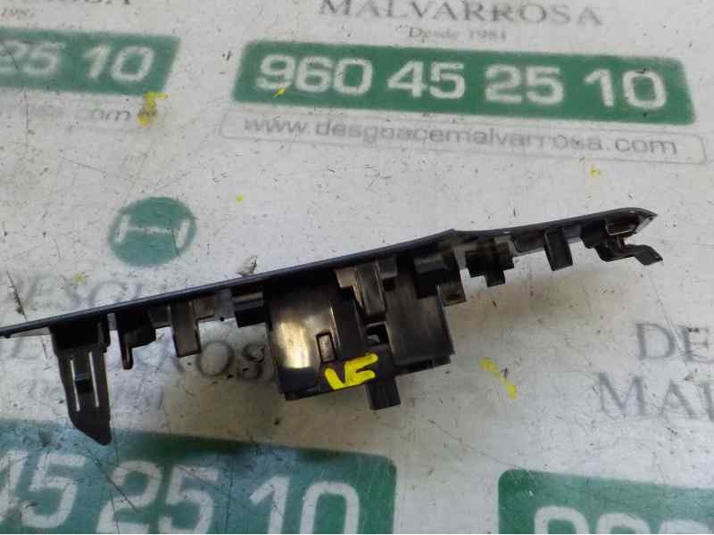 Recambio de mando elevalunas trasero izquierdo para toyota rav4 hybrid fwd referencia OEM IAM 8481012110 3361Q01 3361Q01