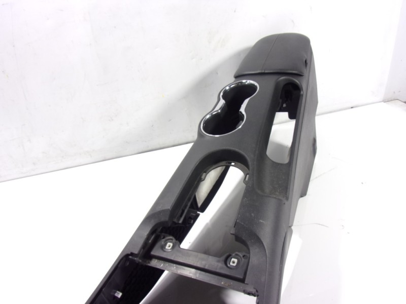 Recambio de apoyabrazos central para ford mustang 2.3 ecoboost cat referencia OEM IAM 2400172  