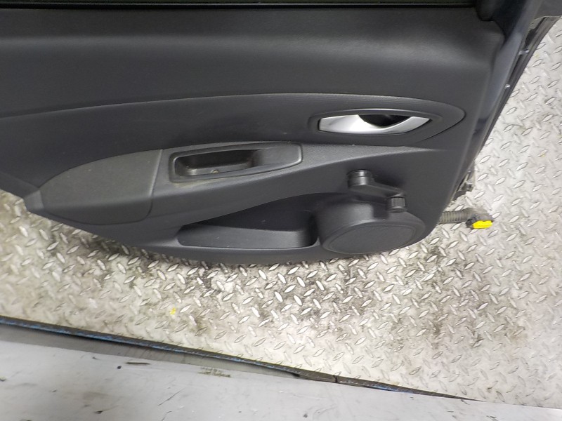 Recambio de puerta trasera izquierda para renault clio iv 1.5 dci diesel fap referencia OEM IAM   