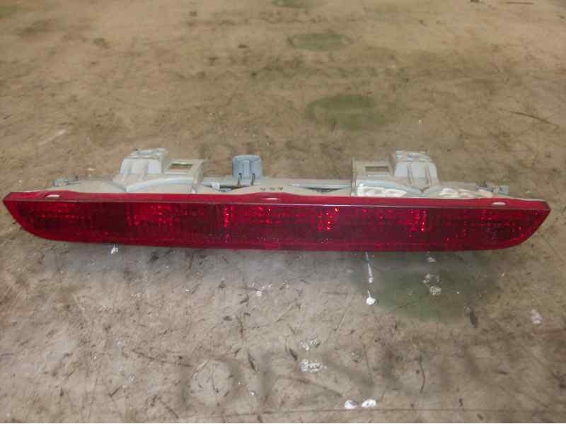 Recambio de piloto trasero central para toyota corolla (e11) 1.4 16v cat referencia OEM IAM   