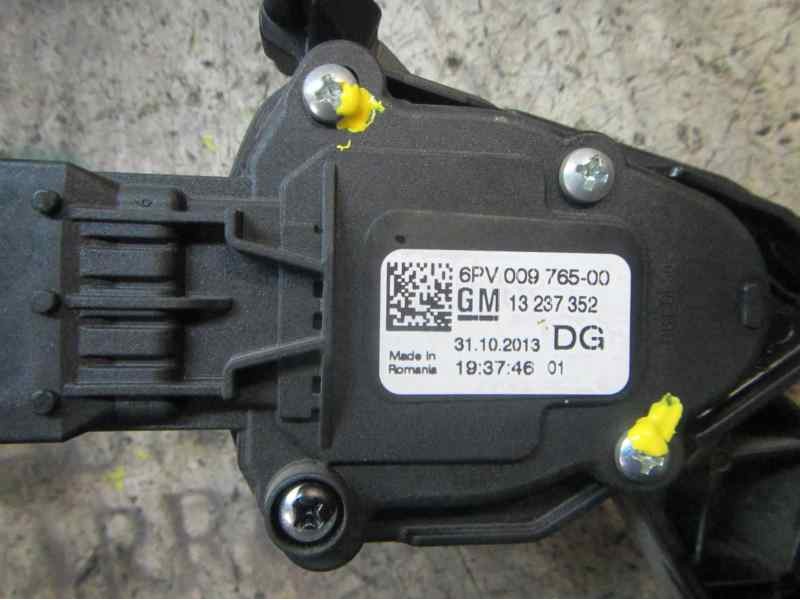 Recambio de potenciometro pedal para opel insignia berlina excellence referencia OEM IAM 13237352 13237352 