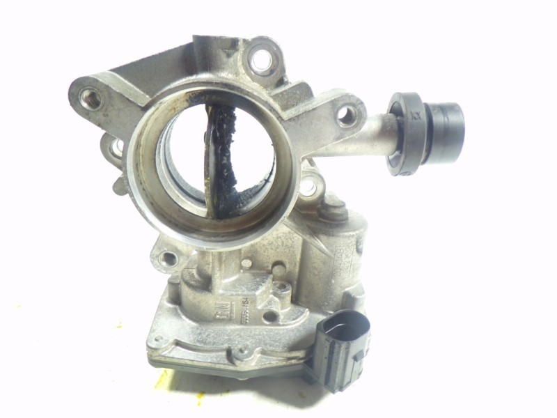 Recambio de caja mariposa para opel insignia sports tourer 2.0 16v cdti referencia OEM IAM 825611 55564164 