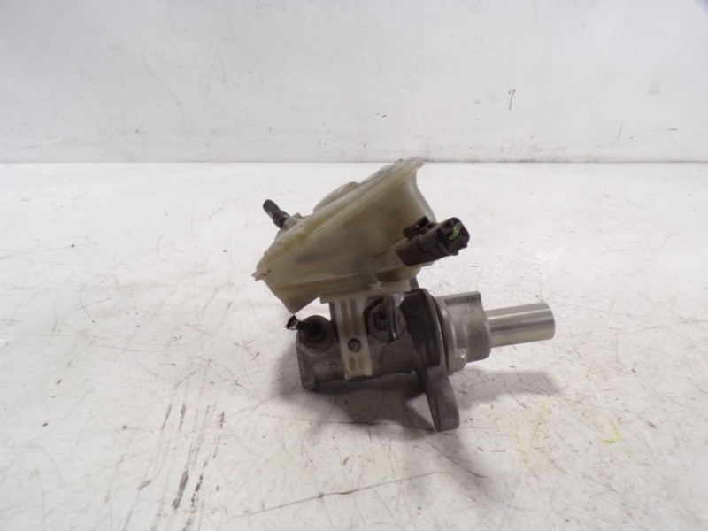 Recambio de bomba freno para peugeot 308 1.6 16v hdi referencia OEM IAM   