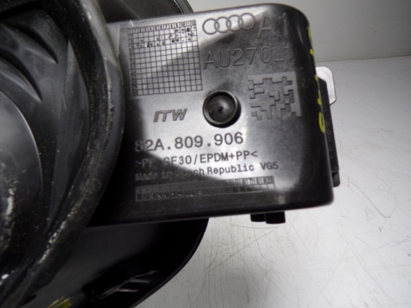 Recambio de tapa combustible para audi a1 sportback (gba) 1.0 tfsi referencia OEM IAM 82A809906 82A809906 82A809907GRU