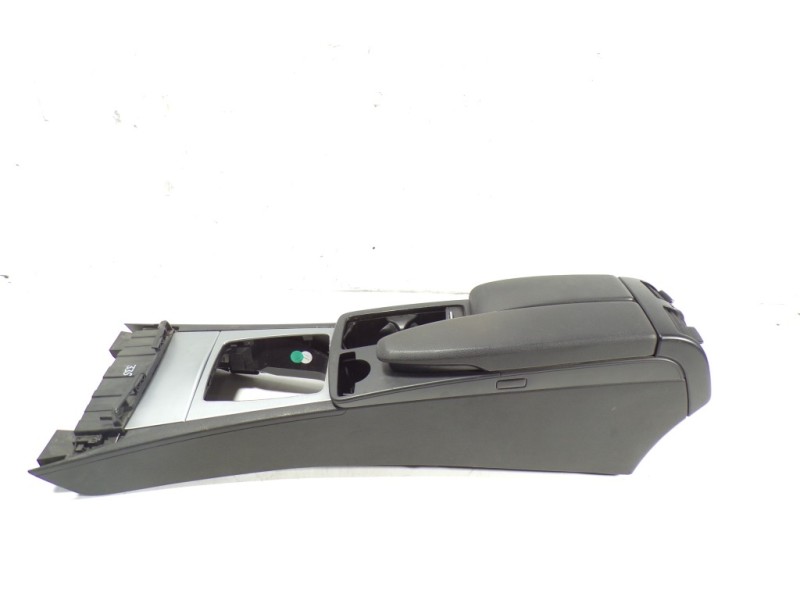 Recambio de apoyabrazos central para mercedes-benz clase c (w204) familiar 2.1 cdi cat referencia OEM IAM A20468006399F59  