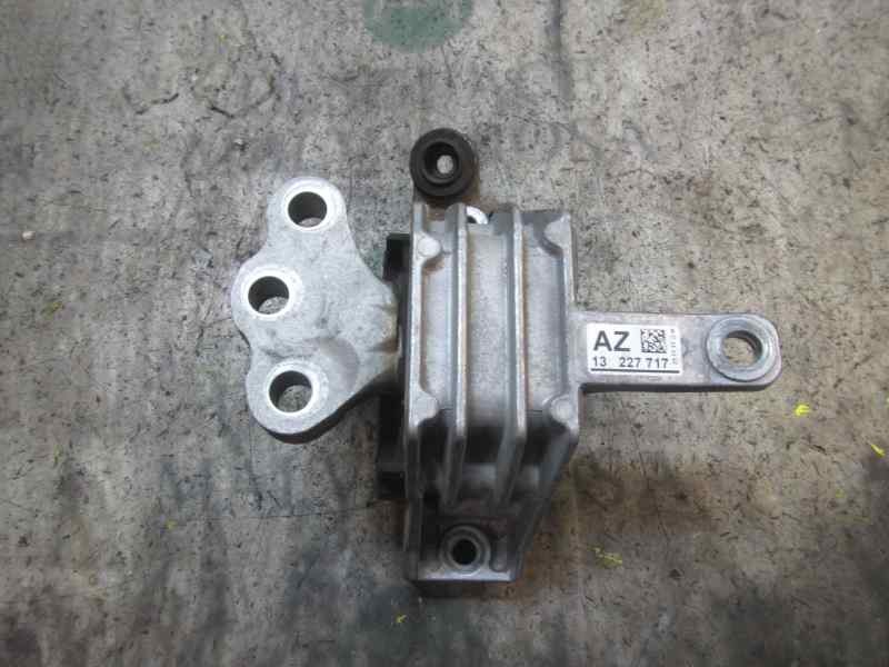 Recambio de soporte motor derecho para opel insignia berlina excellence referencia OEM IAM 13227717  