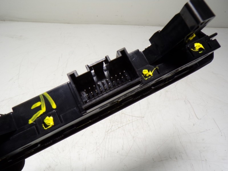 Recambio de warning para audi a1 sportback (gba) 1.0 tfsi referencia OEM IAM 82A925301AE 82A925301AE 82A925301AA