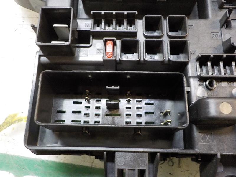 Recambio de caja reles / fusibles para opel insignia berlina 2.0 16v cdti referencia OEM IAM   